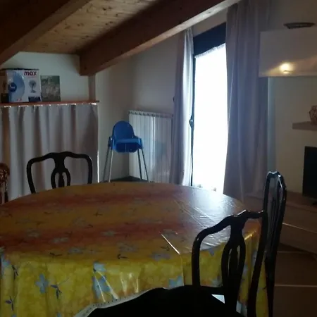 Comfortable Attic With Parking Space In The Town Of Num001 * Chiavari